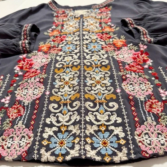 Savanna Jane Charcoal Gray Embroidered Tunic Top Size Large Boho Peasant Blouse - Picture 8 of 13